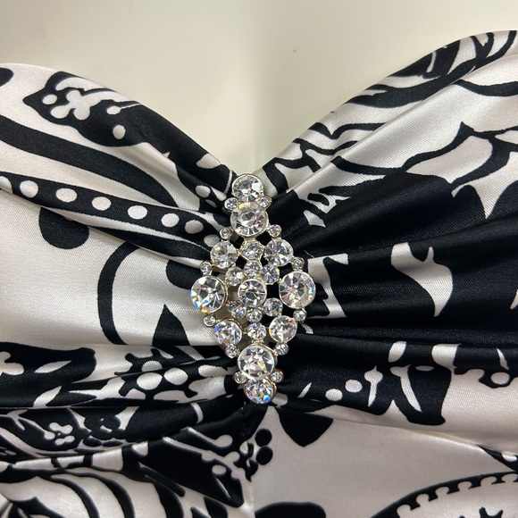 BA NITES BLACK AND WHITE SATIN PRINT STRAPLESS MERMAID GOWN RUCHED SIZE 8 - Picture 6 of 10